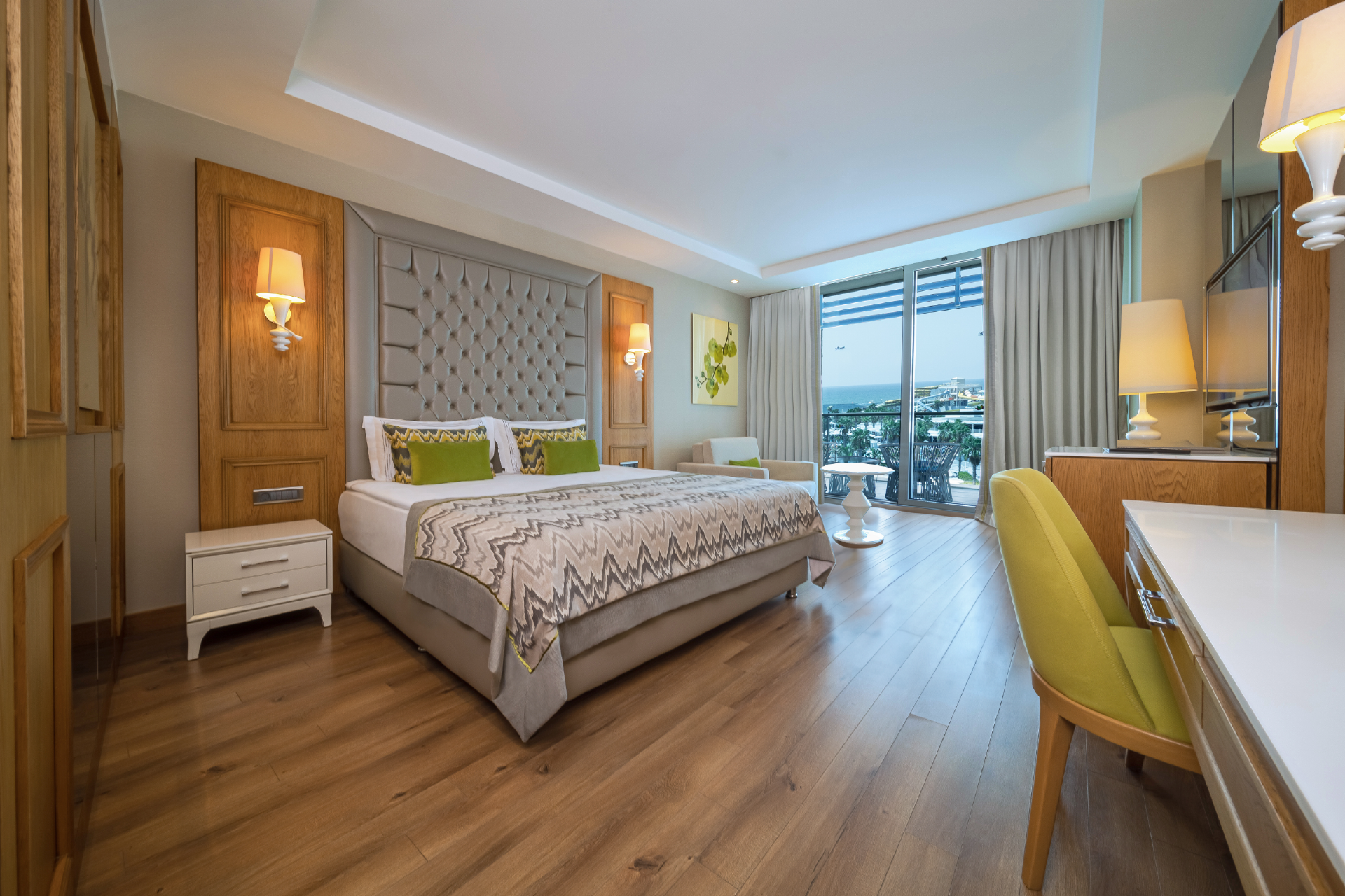  Deluxe Suit Rooms